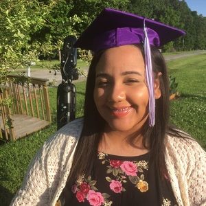 Meet your Posher, Alexis